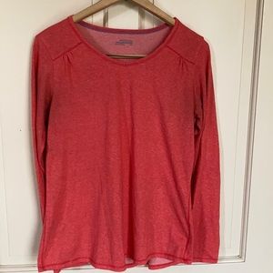 Woman’s M Coral Columbia long sleeve top